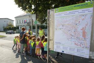 EVROPSKI TEDEN MOBILNOSTI POHOD Z OTROKI  09  FOTO ARHIV VRTCA